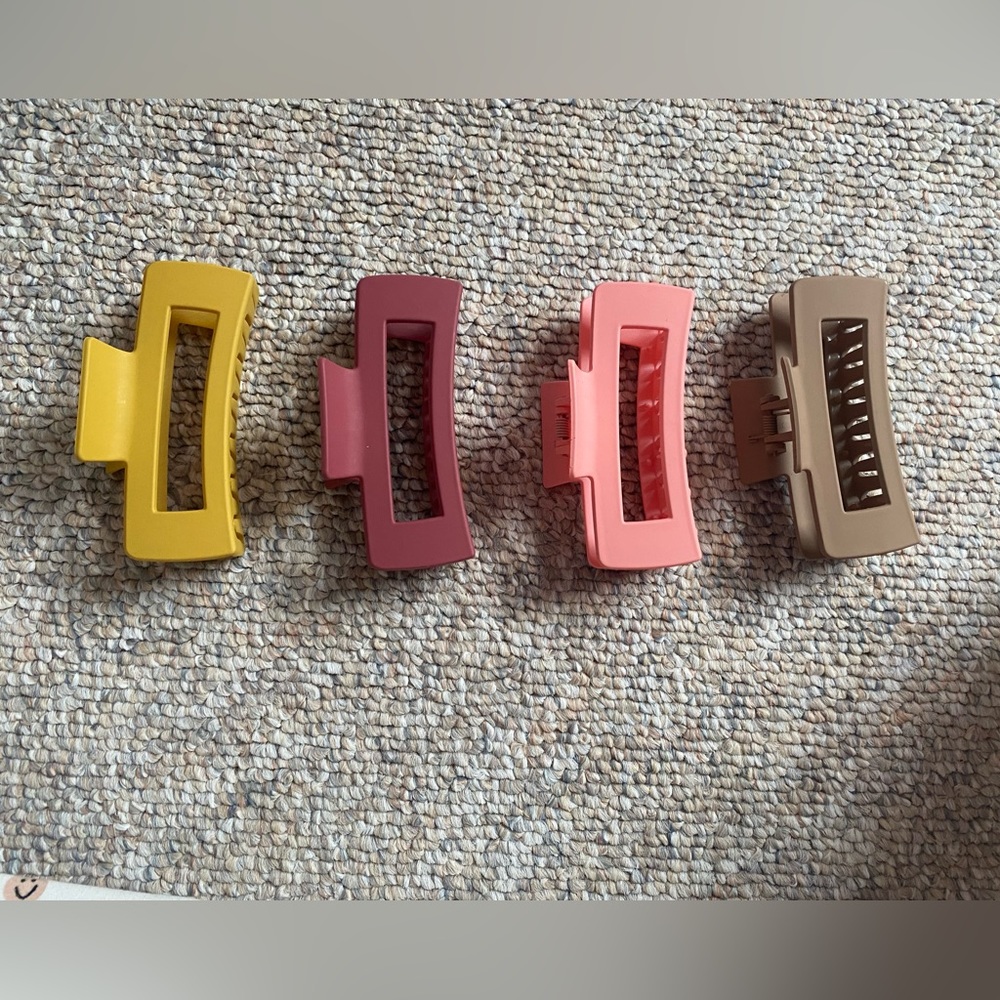 Lot of 4 claw clips